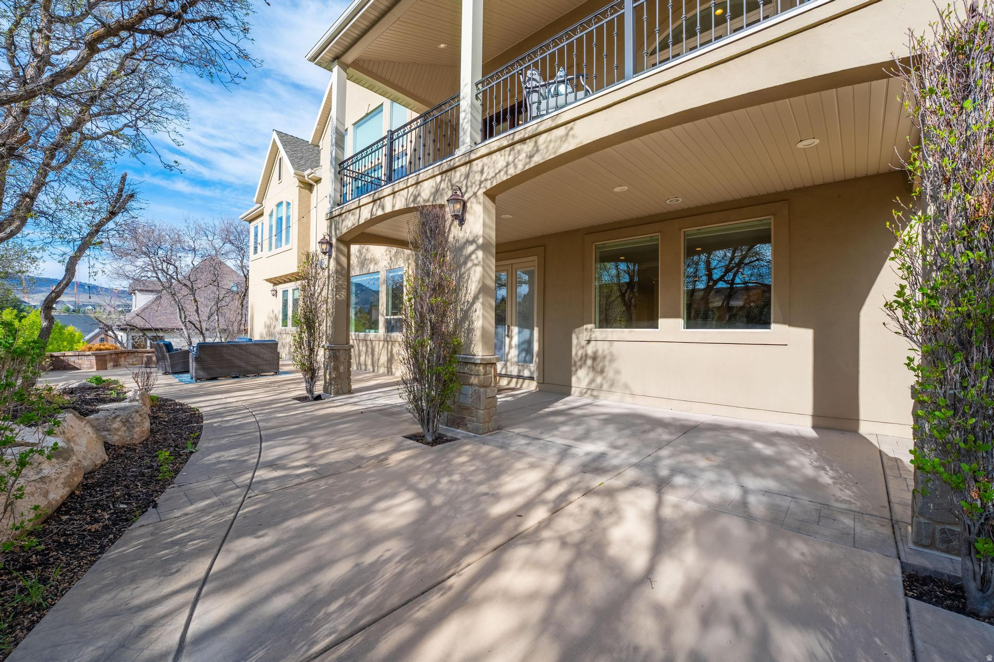 10493 N IVERSON LN