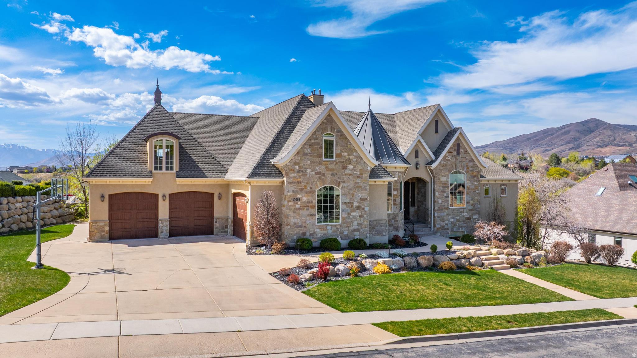 10493 N IVERSON LN