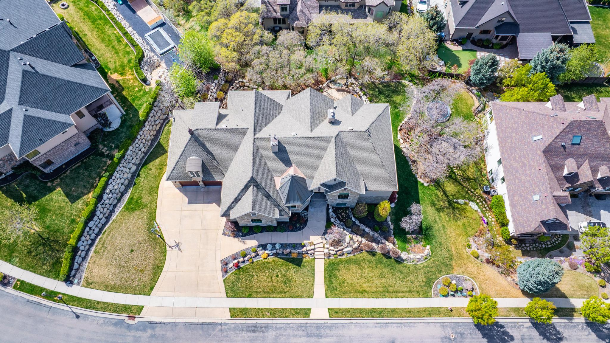 10493 N IVERSON LN