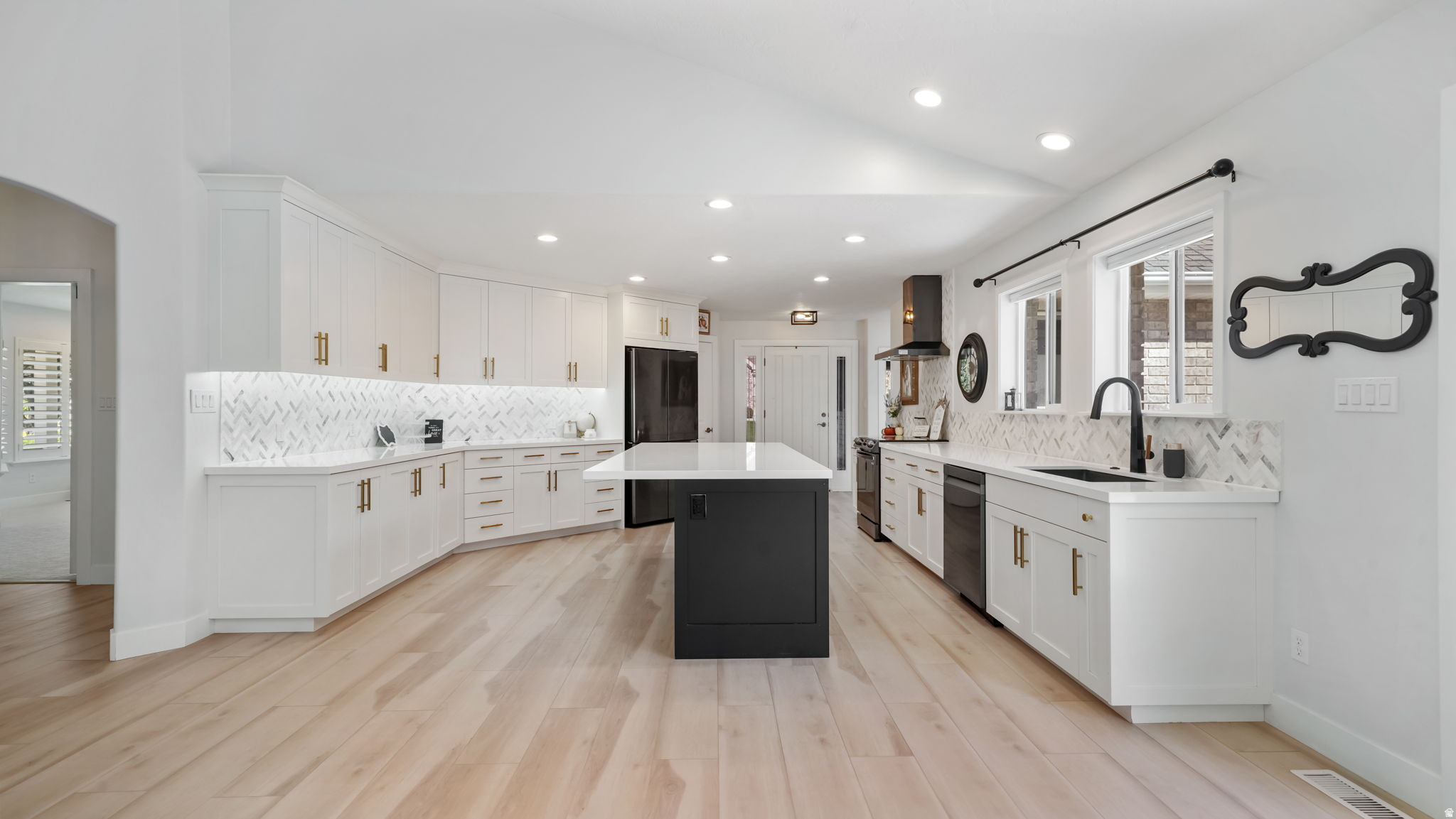 1325 W PARK MEADOWS DR