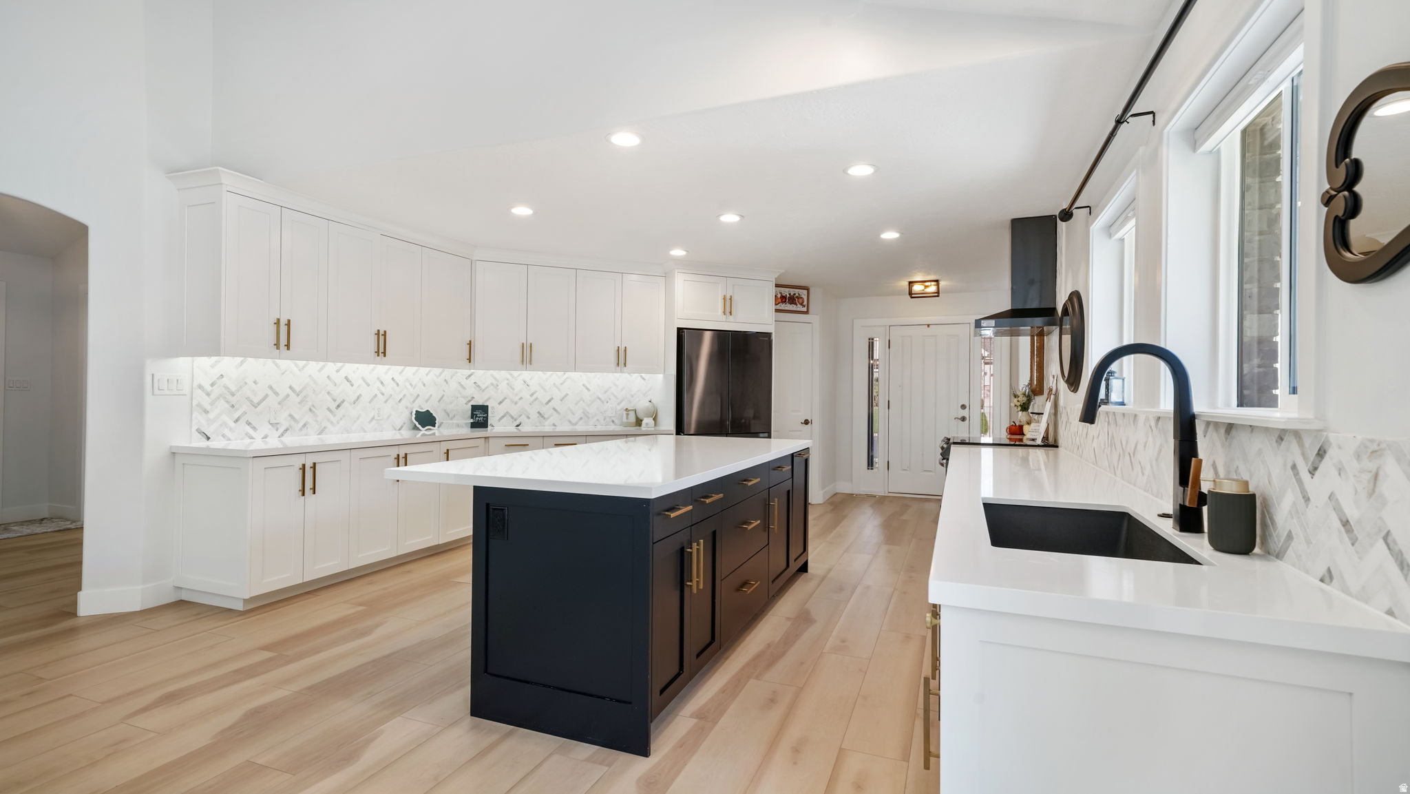 1325 W PARK MEADOWS DR