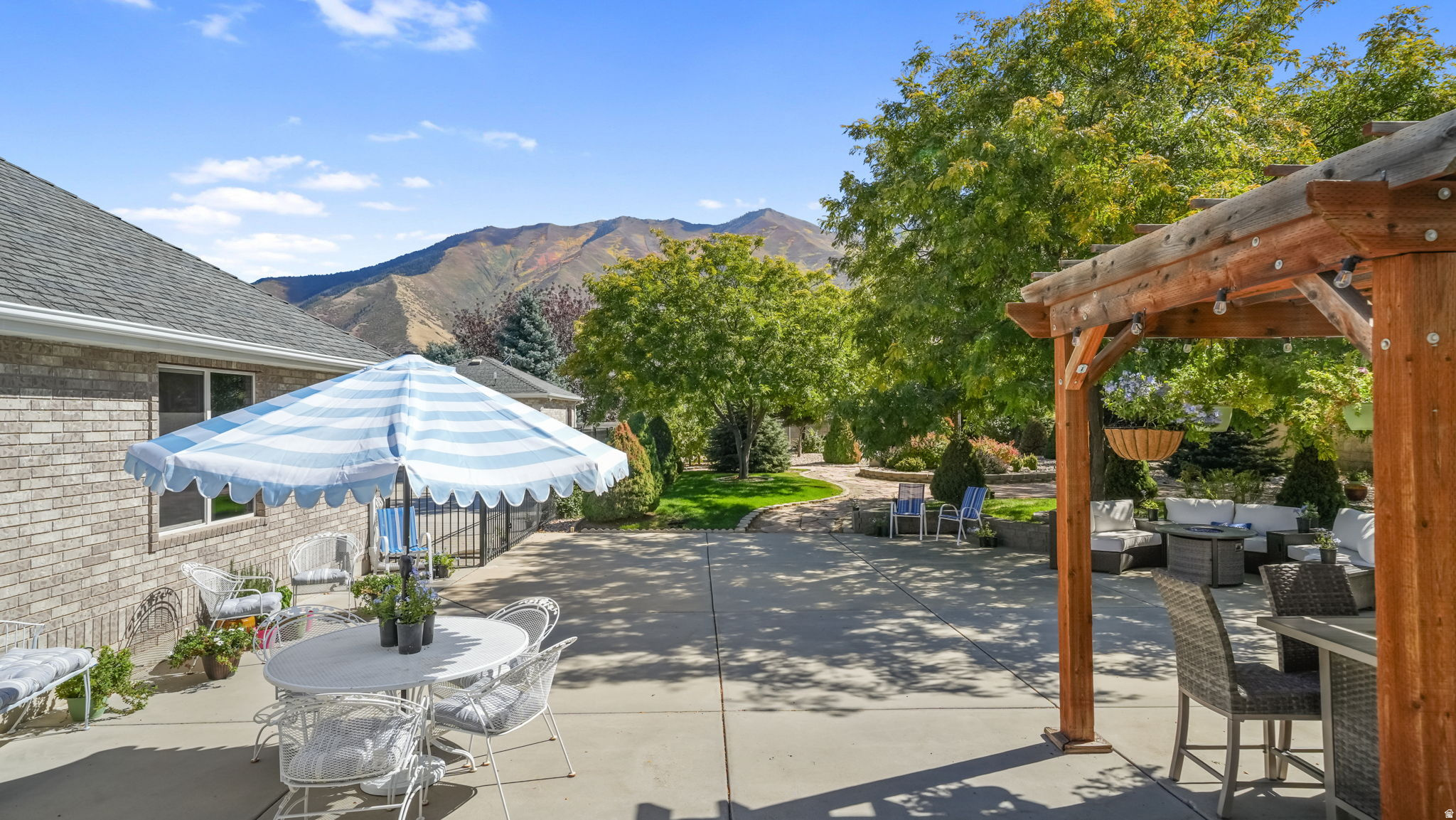 1325 W PARK MEADOWS DR