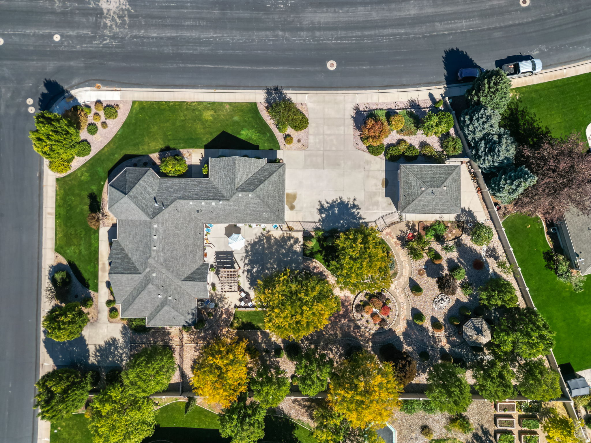 1325 W PARK MEADOWS DR