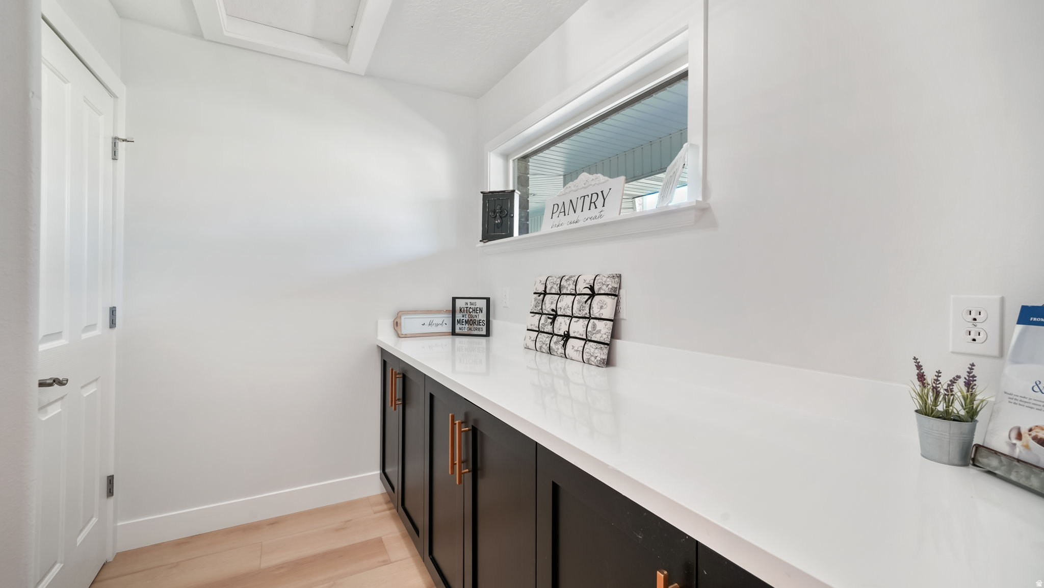 1325 W PARK MEADOWS DR