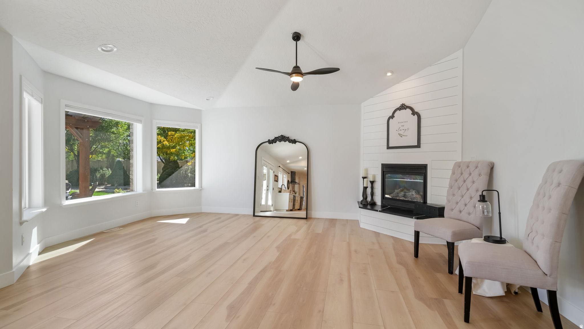 1325 W PARK MEADOWS DR