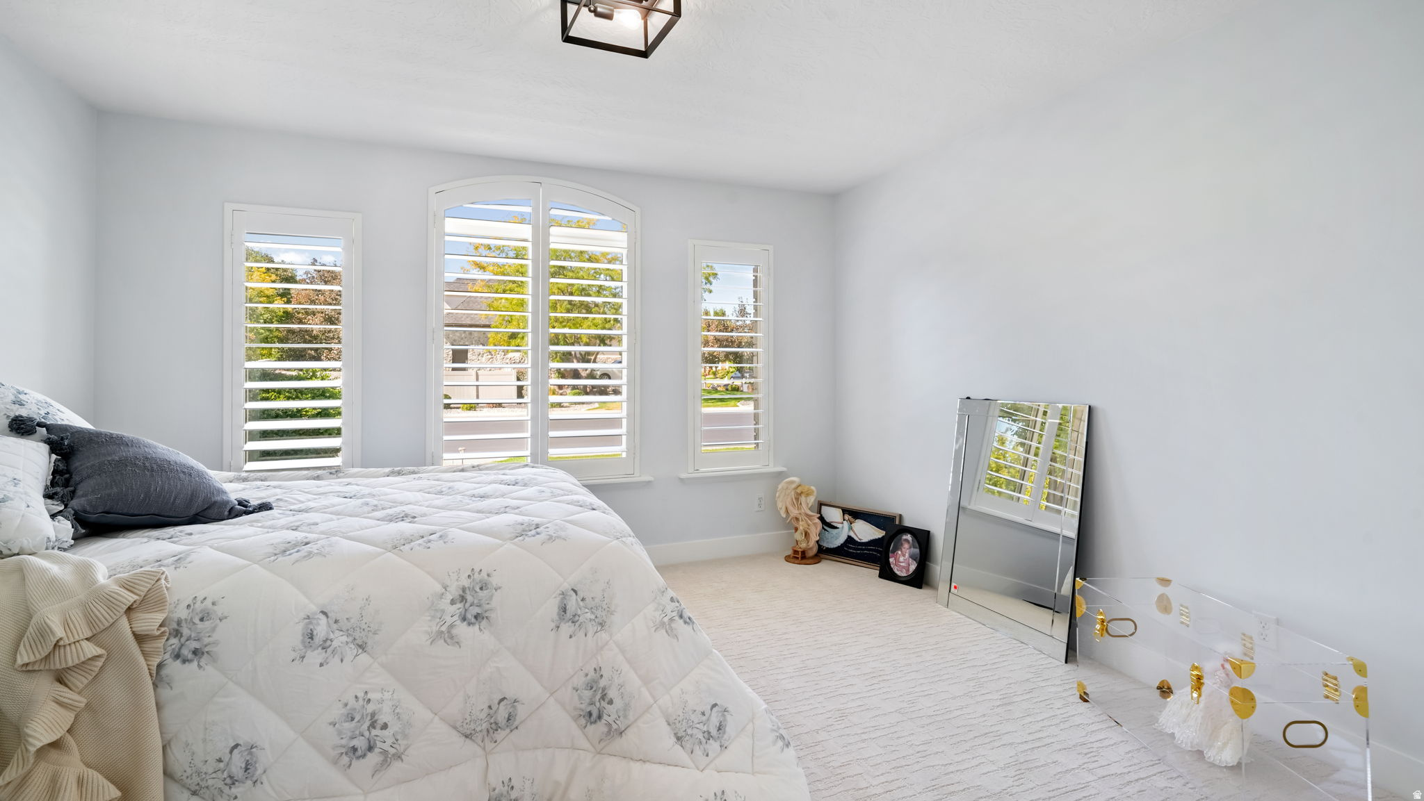 1325 W PARK MEADOWS DR