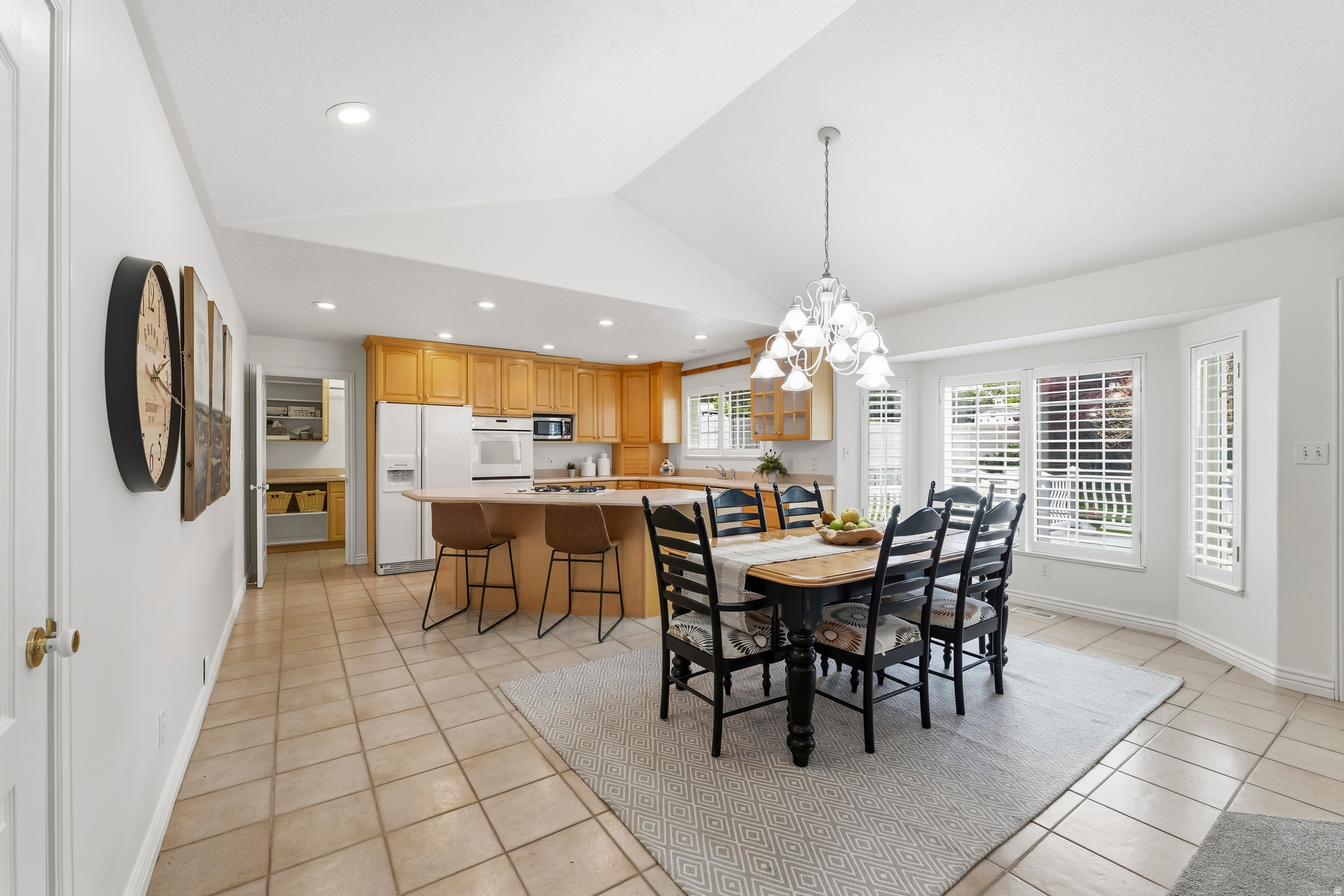 682 E 175 N