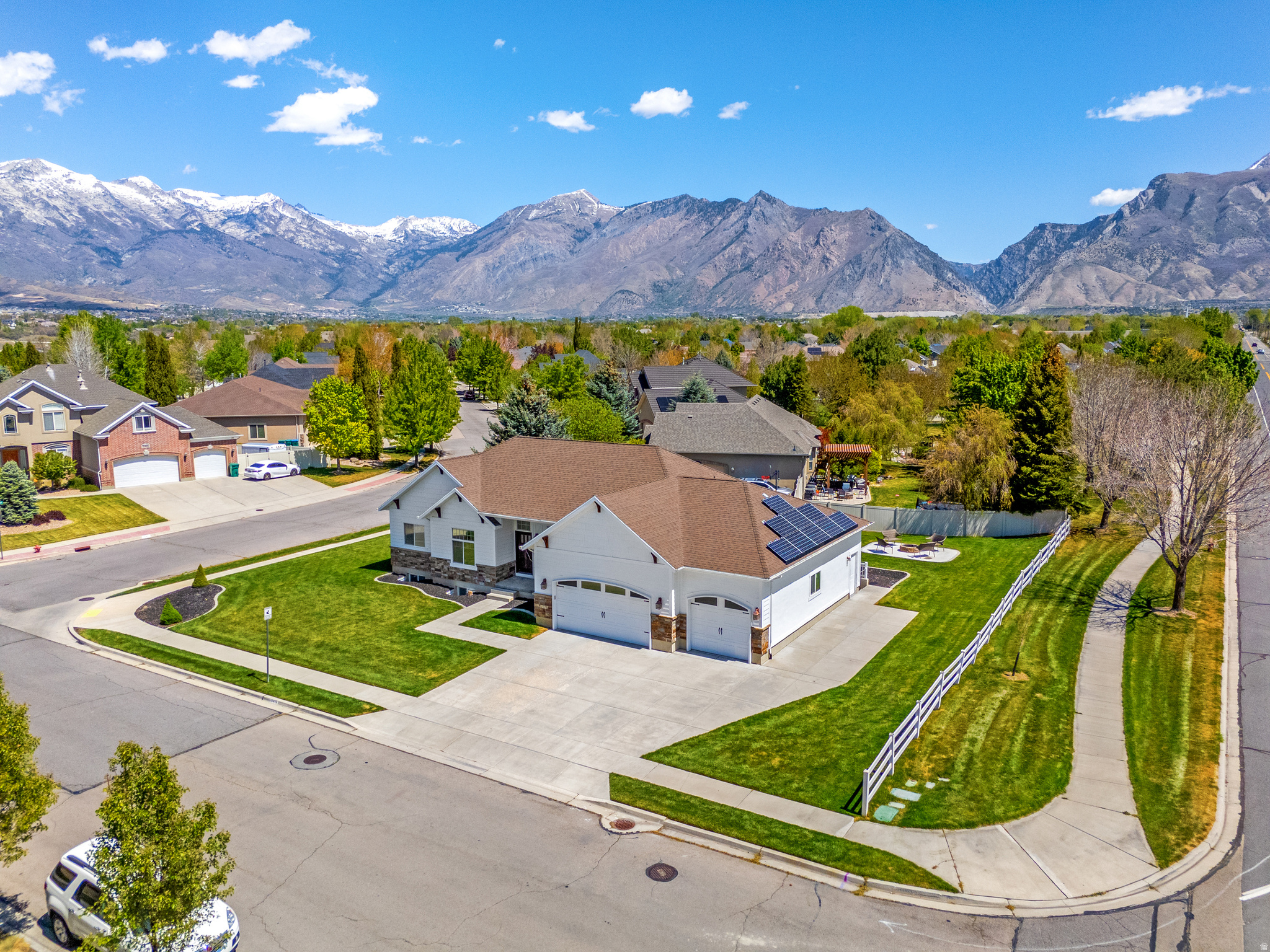 10416 N CANTERBURY DR