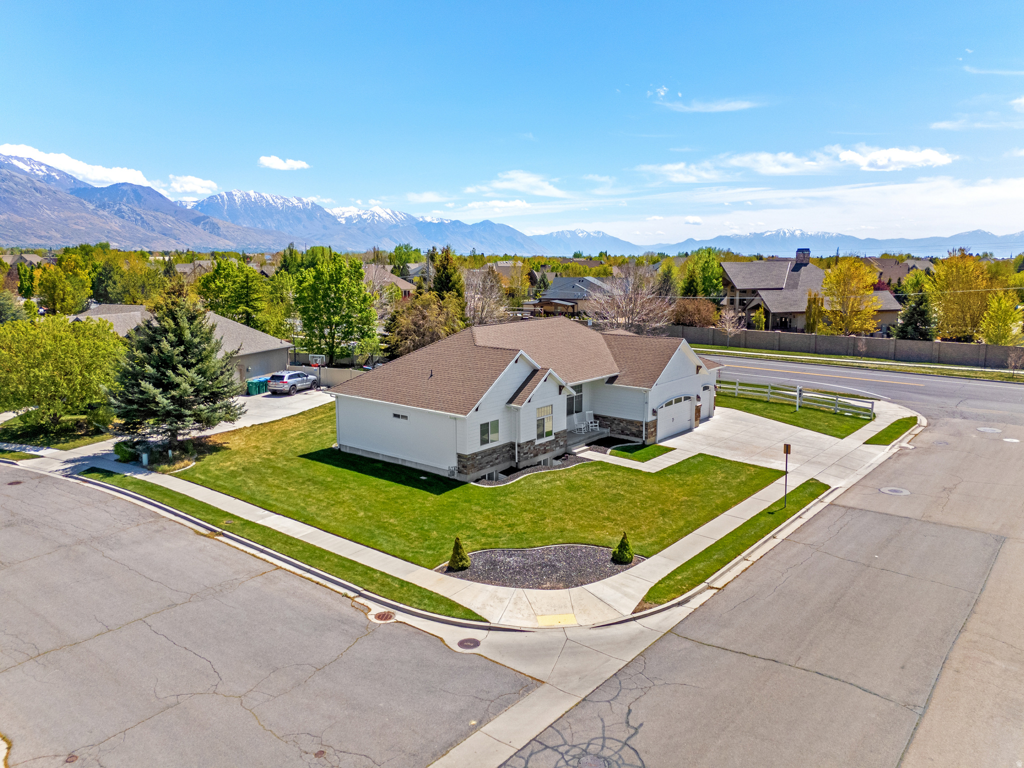 10416 N CANTERBURY DR