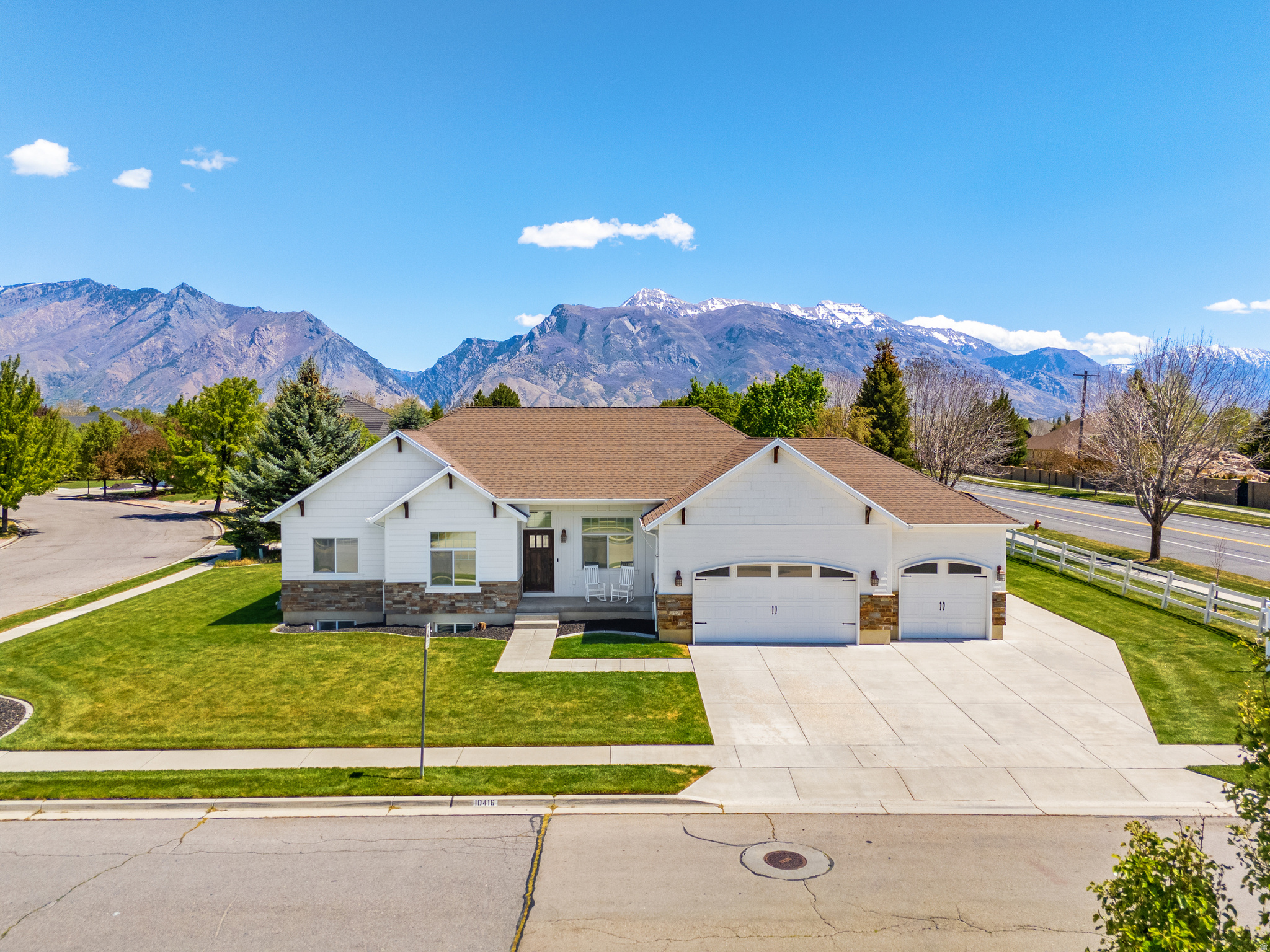 10416 N CANTERBURY DR