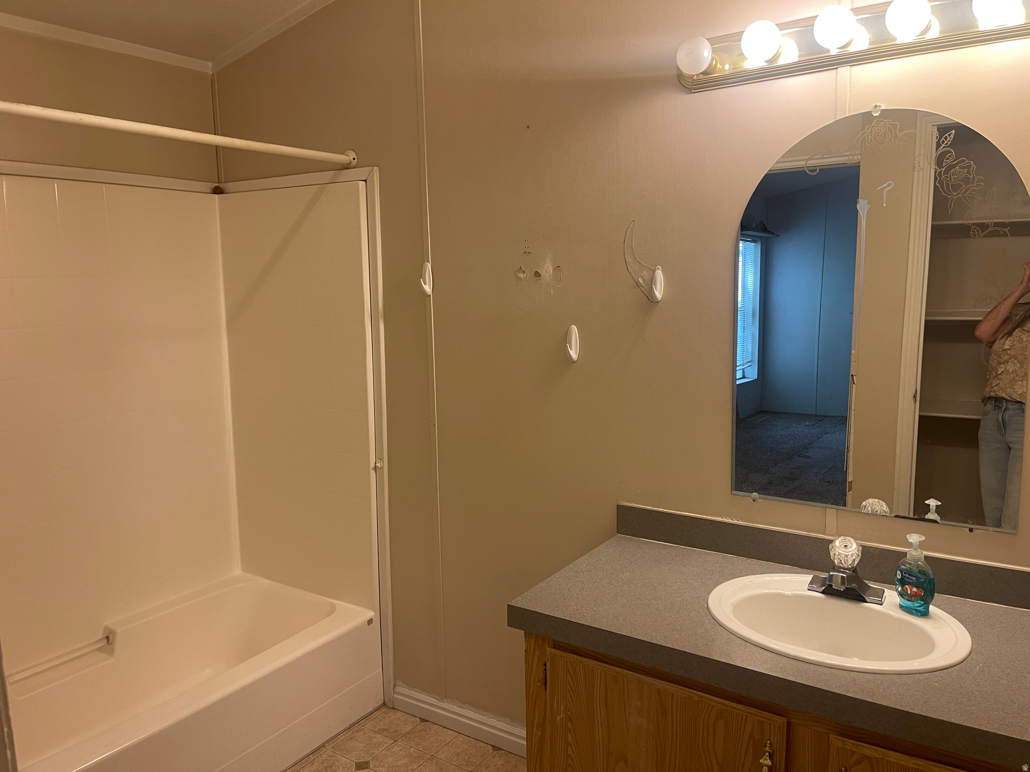 1123 W 465 N