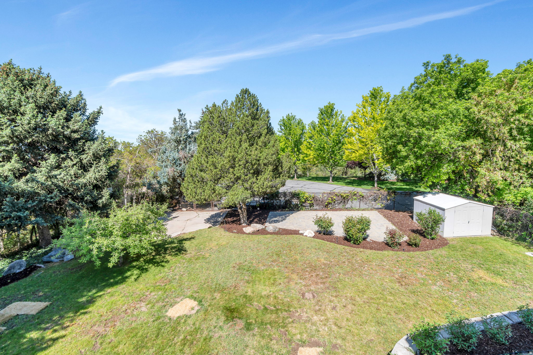 3813 N FOOTHILL DR