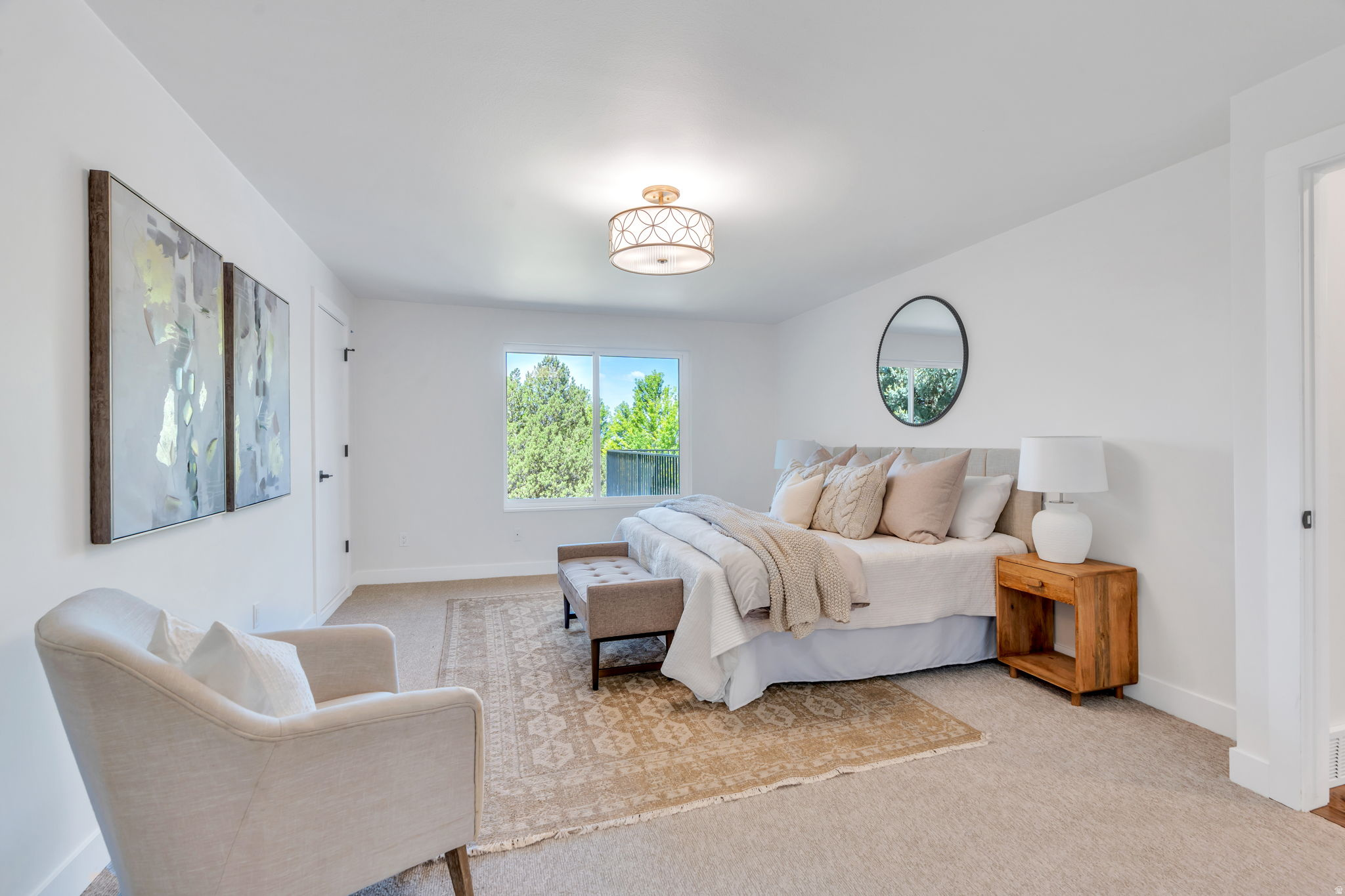 3813 N FOOTHILL DR