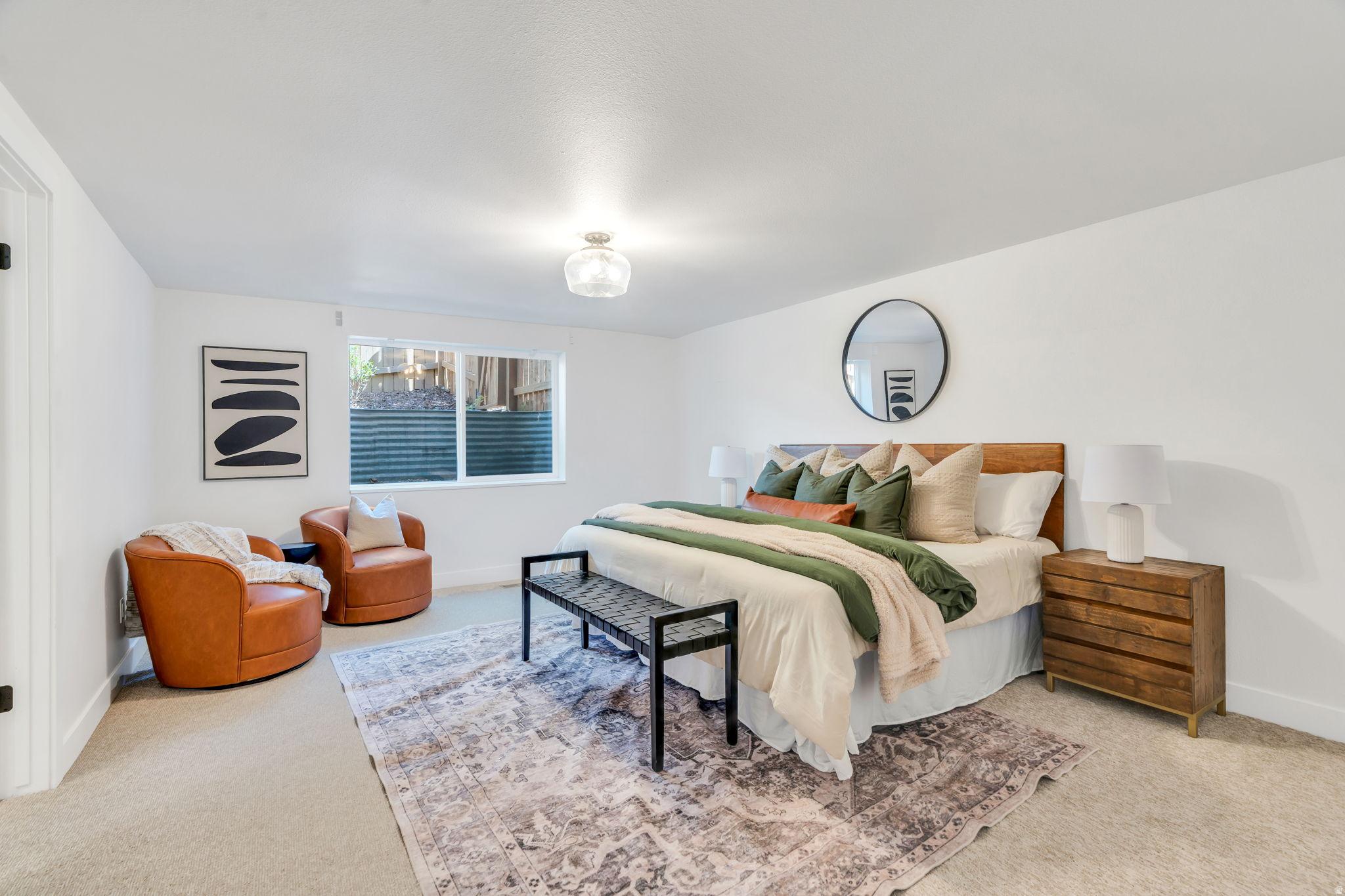 3813 N FOOTHILL DR
