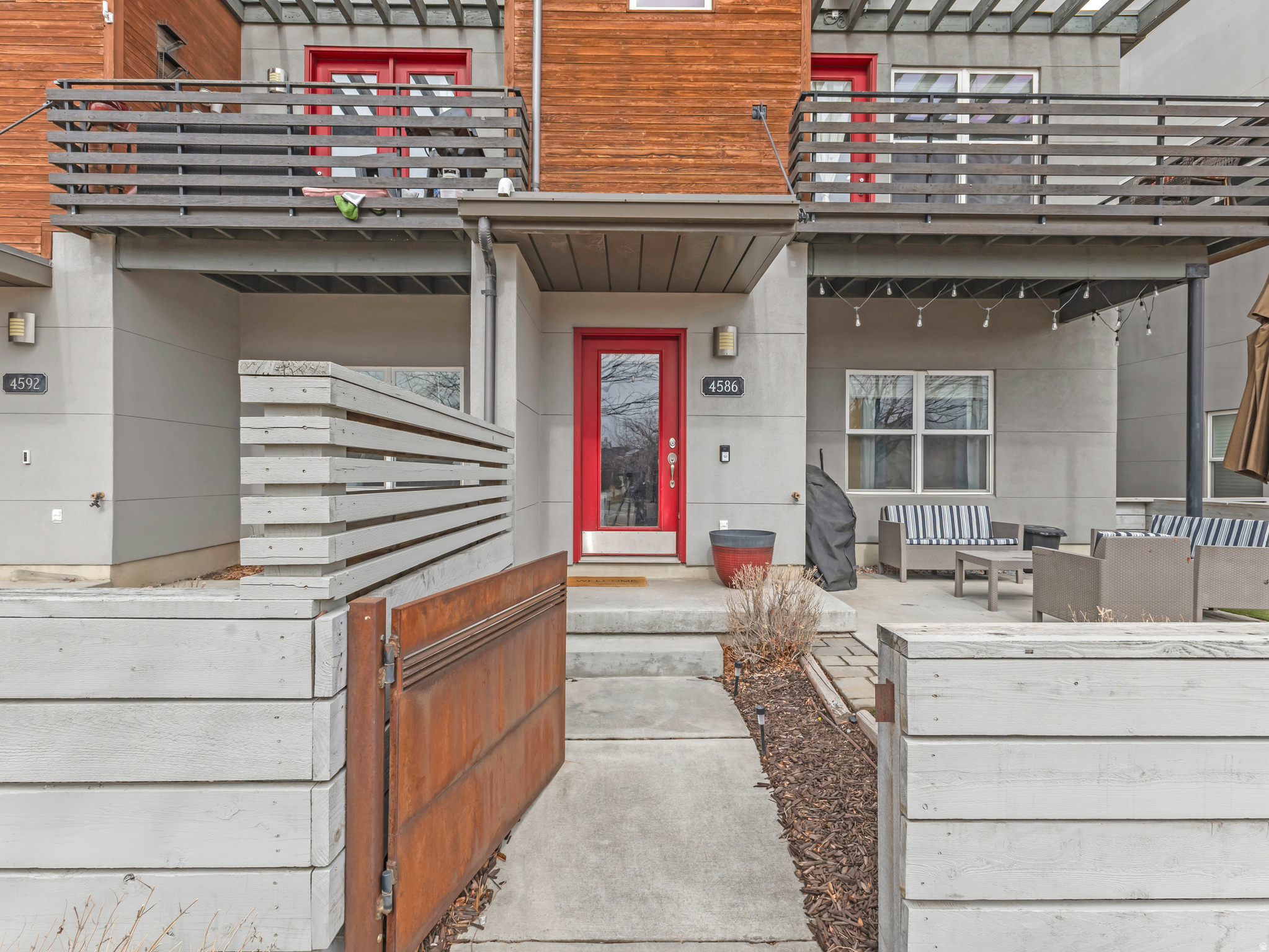 4586 W VERMILLION DR