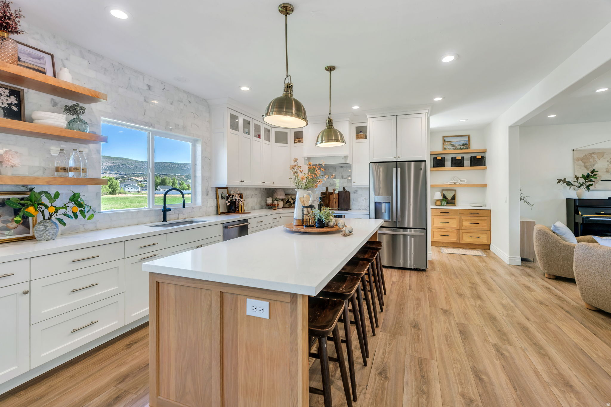 782 S SHADOW ROCK CIR