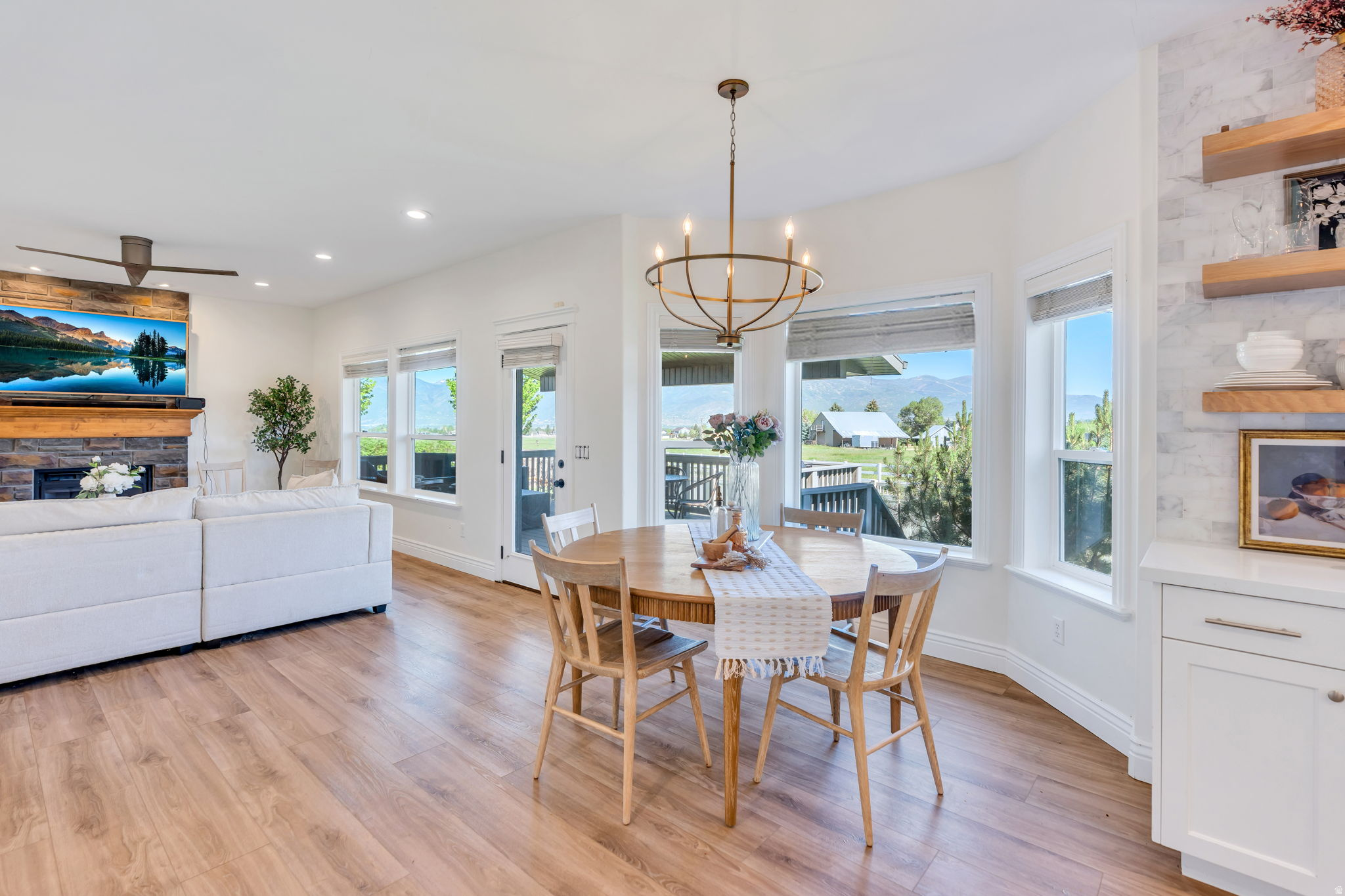 782 S SHADOW ROCK CIR