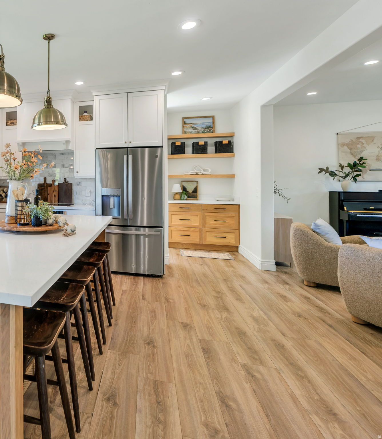 782 S SHADOW ROCK CIR