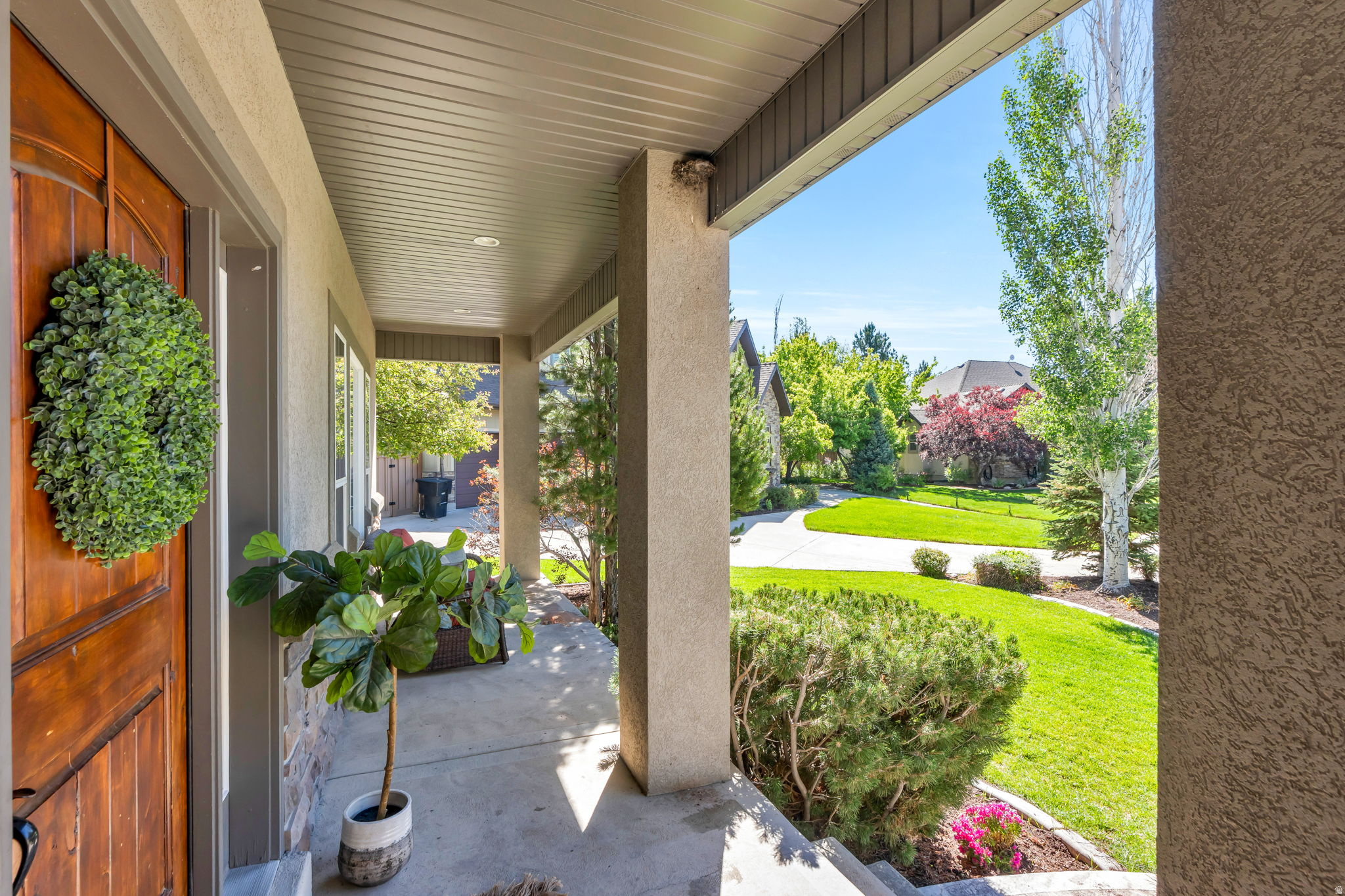 782 S SHADOW ROCK CIR