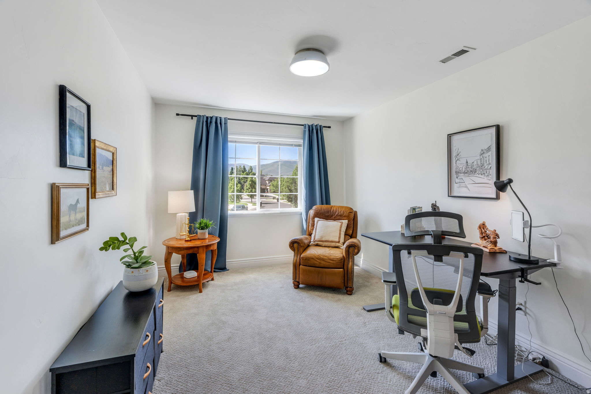 782 S SHADOW ROCK CIR
