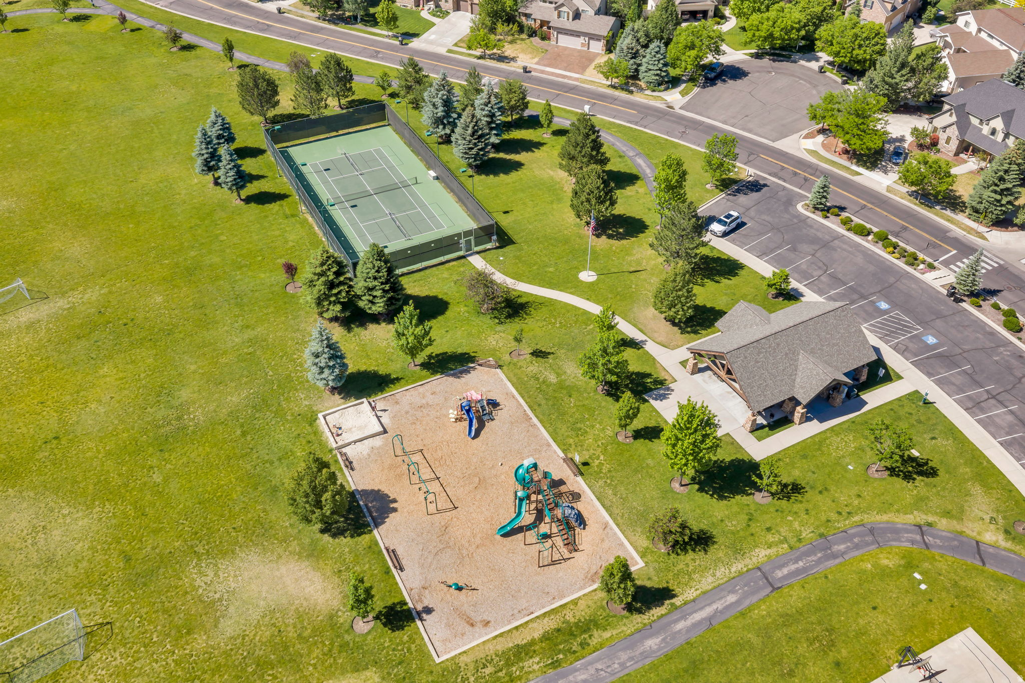 782 S SHADOW ROCK CIR