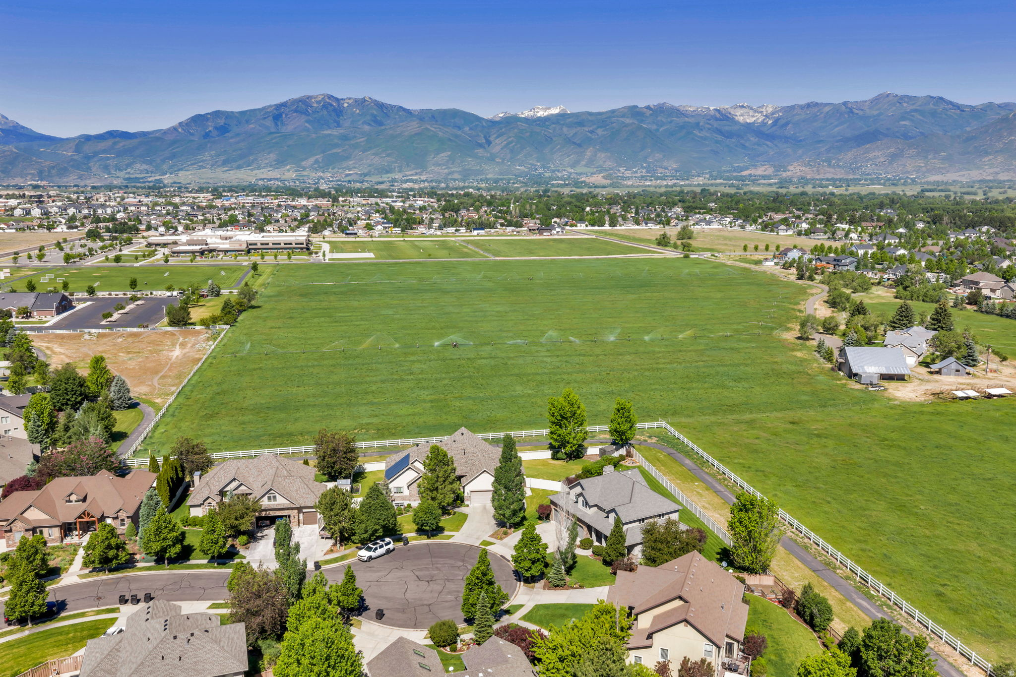 782 S SHADOW ROCK CIR