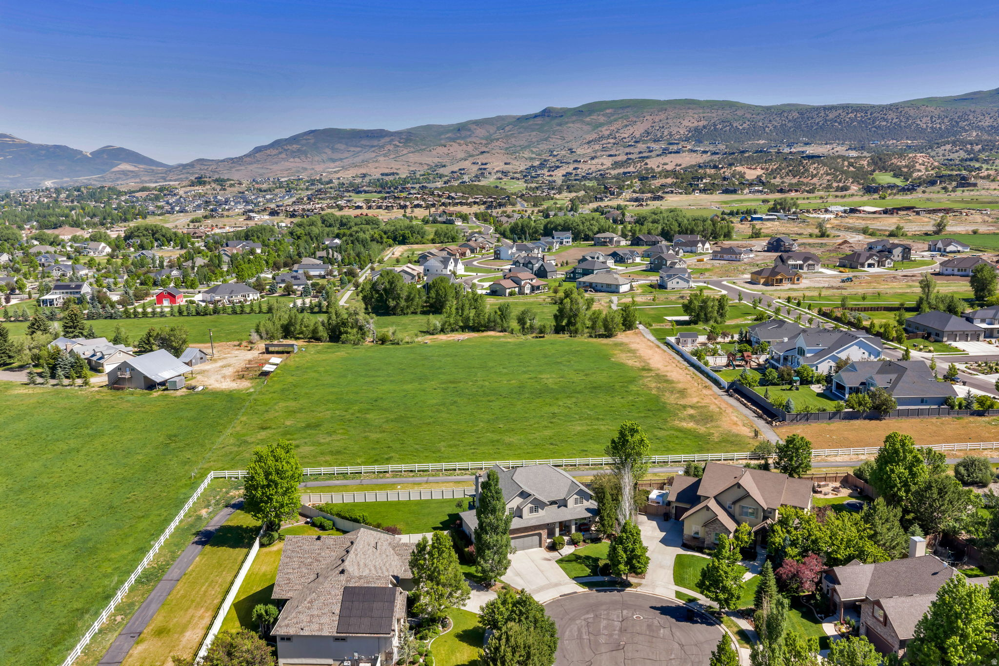 782 S SHADOW ROCK CIR