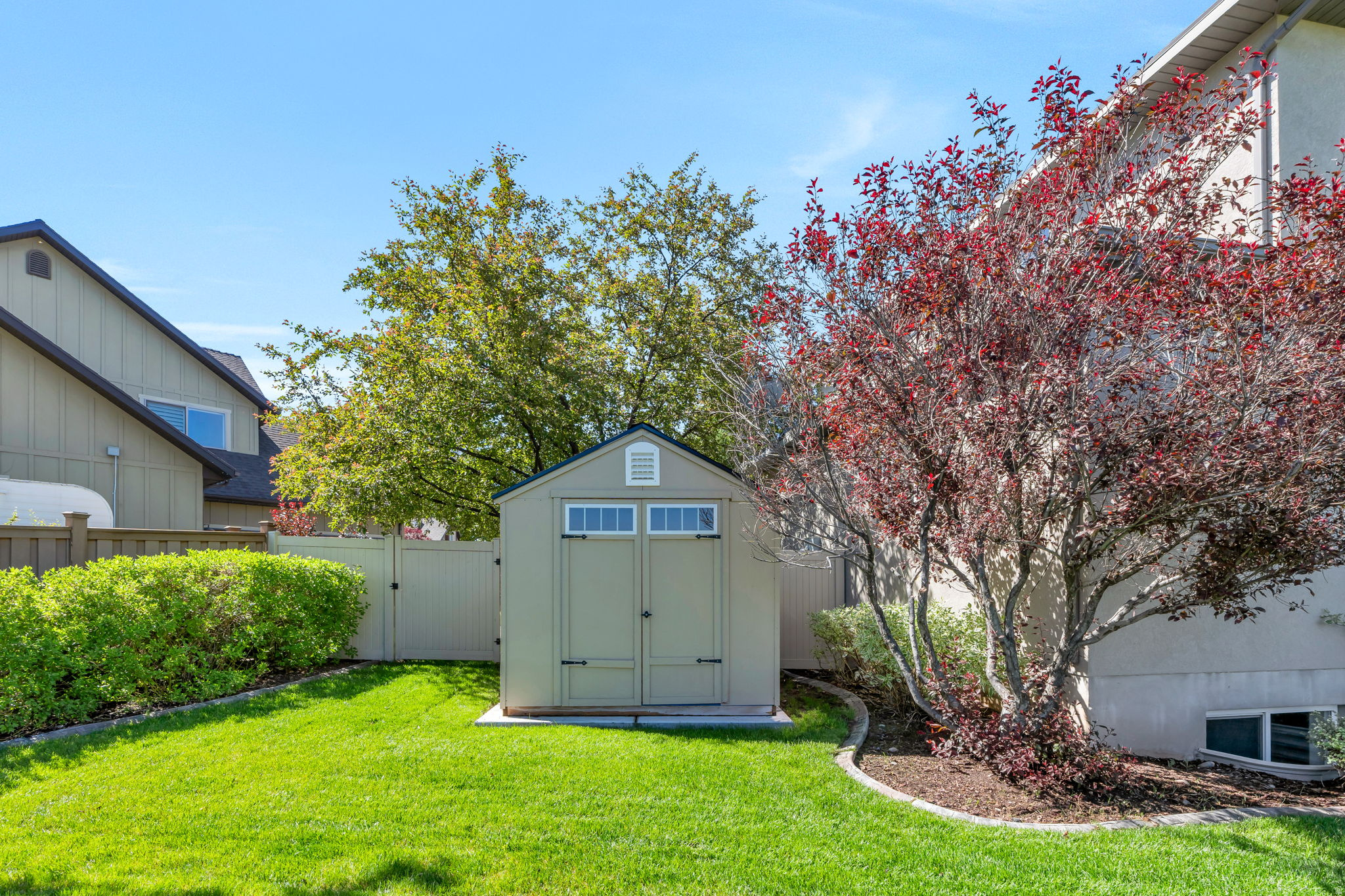782 S SHADOW ROCK CIR