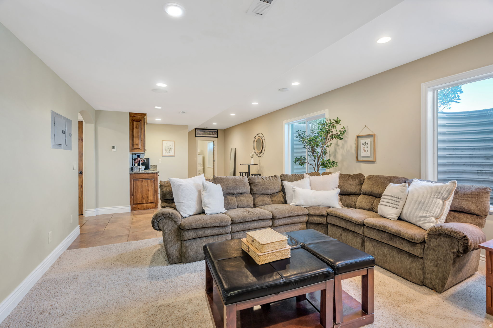 782 S SHADOW ROCK CIR