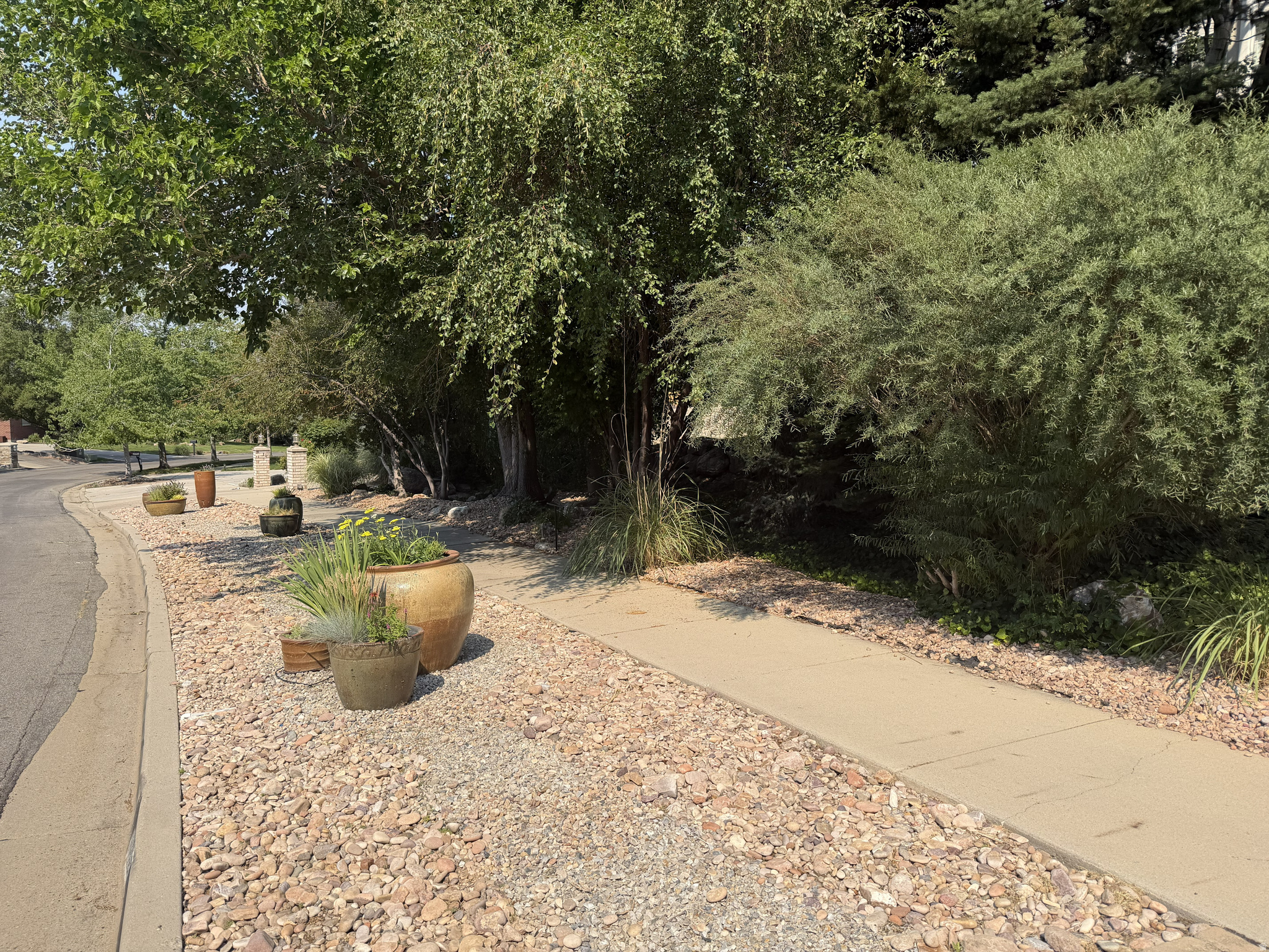 1927 E BEAR CREEK DR