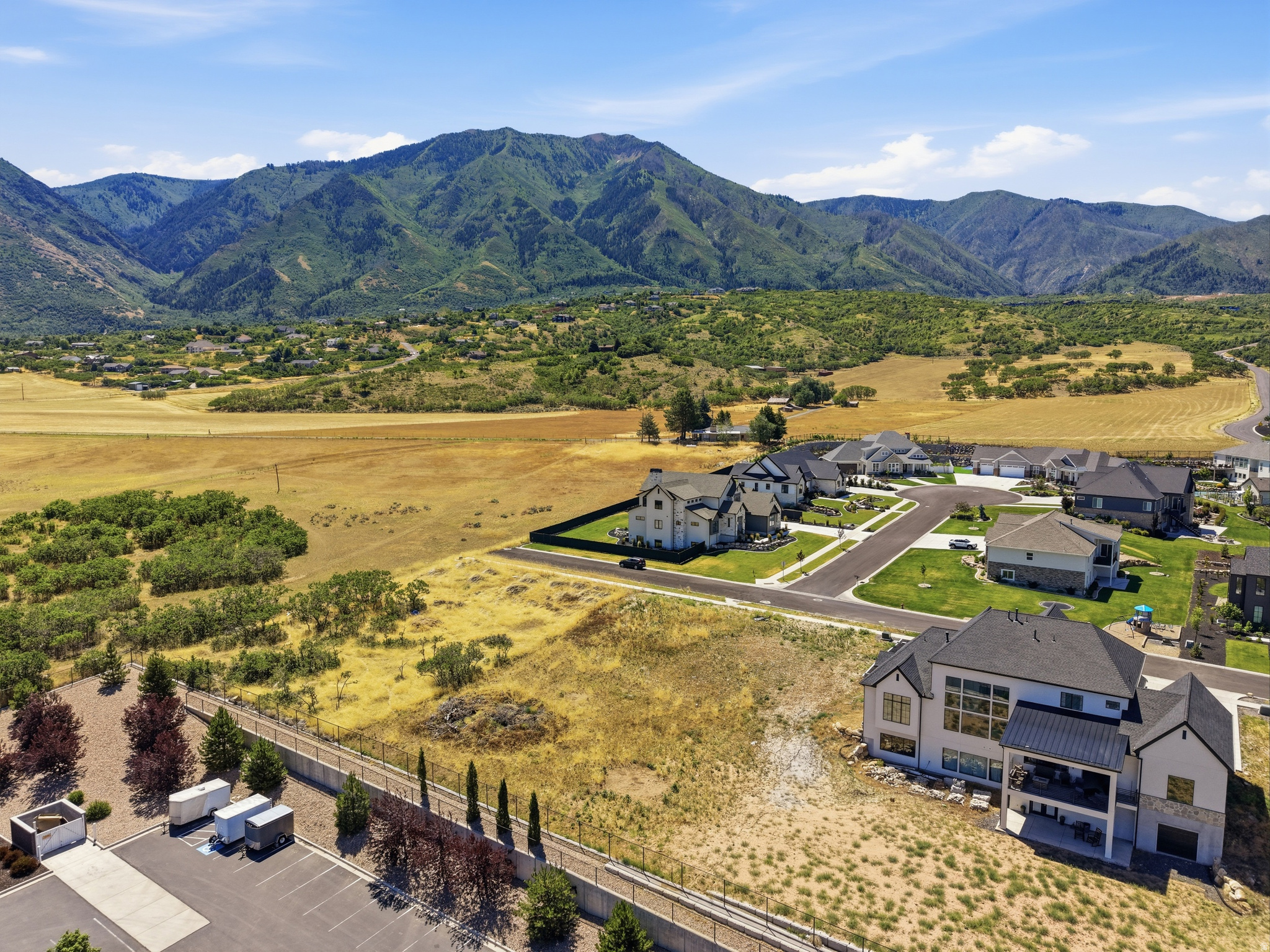550 W AUTUMN BLAZE Unit: 17