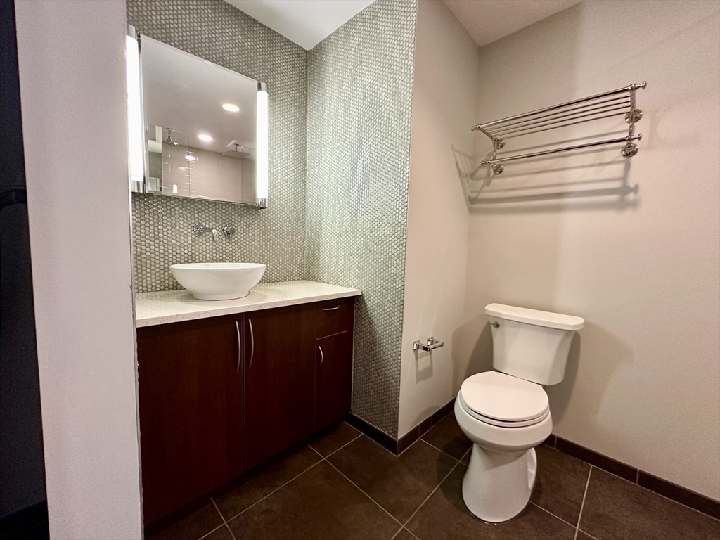 150 Dorchester Ave # 206