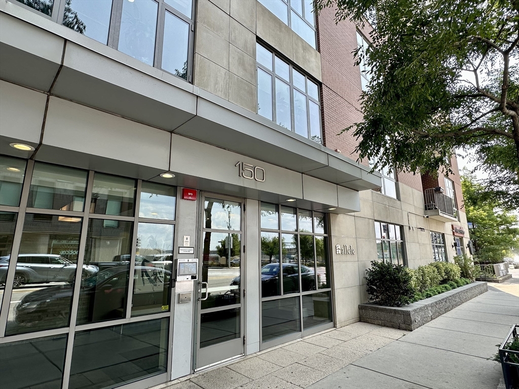 150 Dorchester Ave # 206