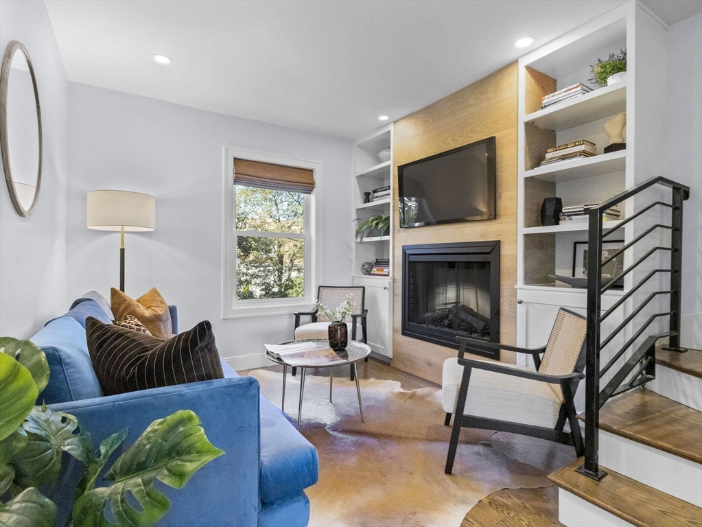 25 Cranston St # 2