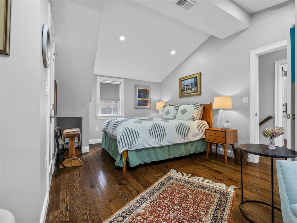 19 Cold Spring Road