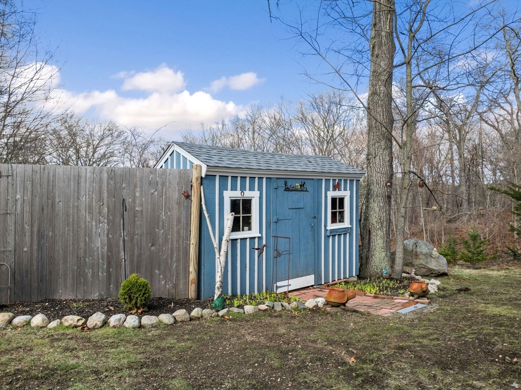19 Cold Spring Road