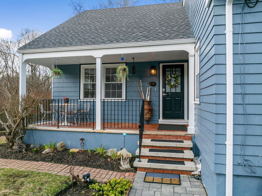 19 Cold Spring Road