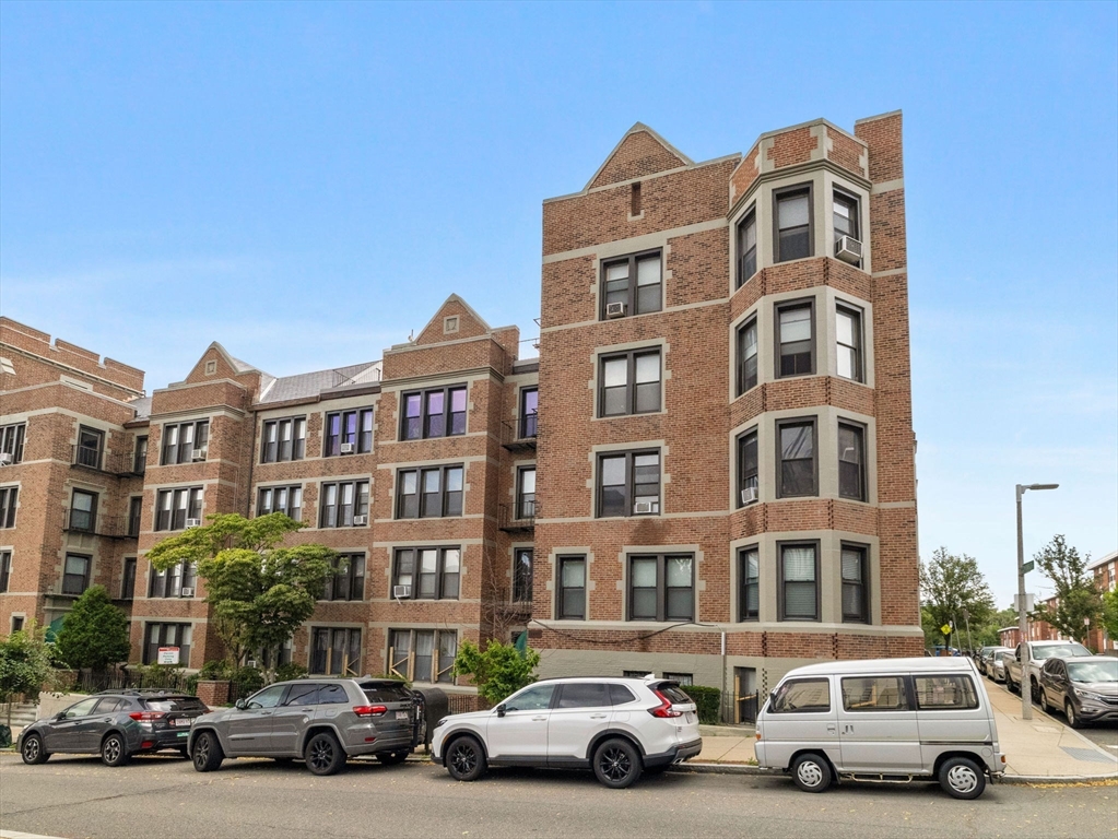 1486 Commonwealth Ave # 4