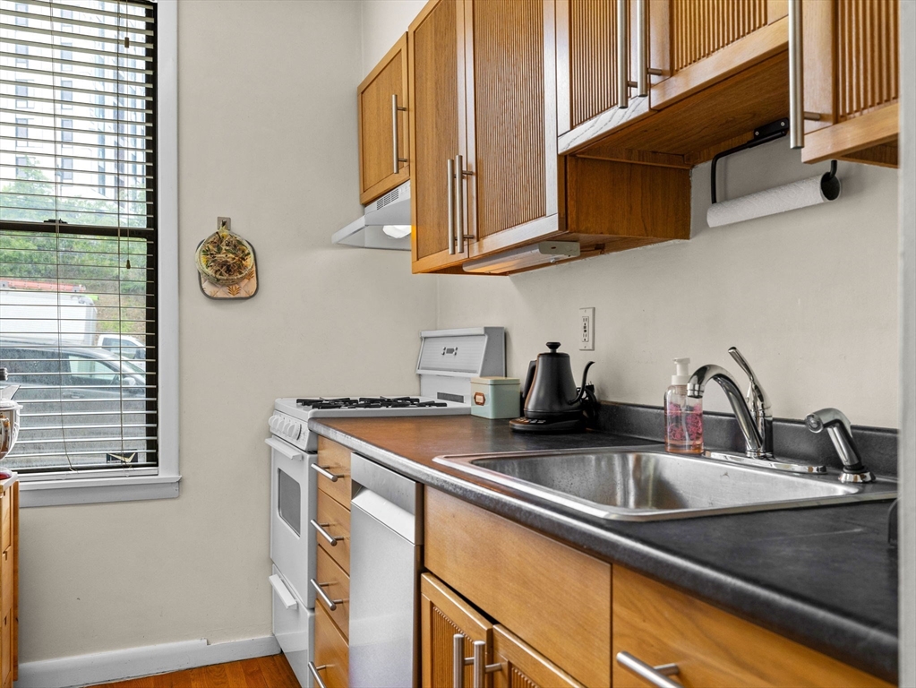 1486 Commonwealth Ave # 4