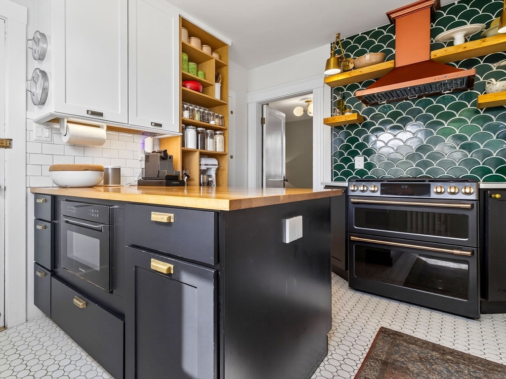 18 Saint Rose St # 3