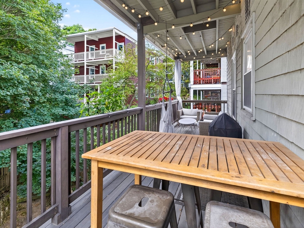 18 Saint Rose St # 3