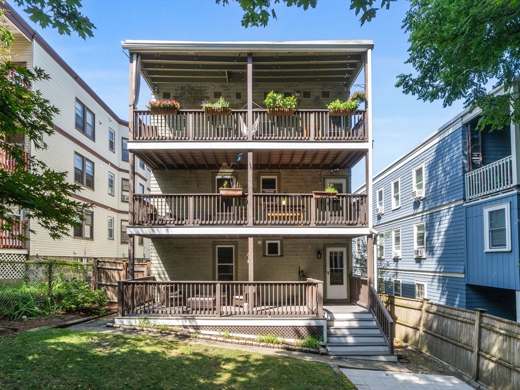 18 Saint Rose St # 3