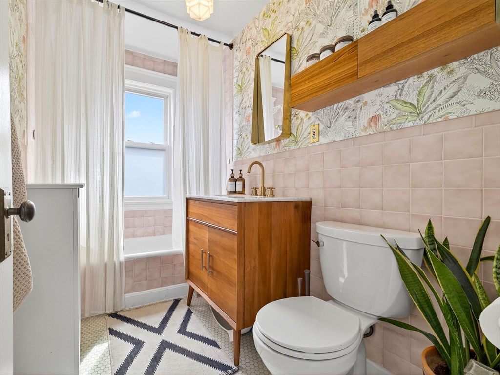 18 Saint Rose St # 3