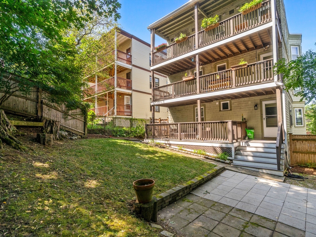 18 Saint Rose St # 3