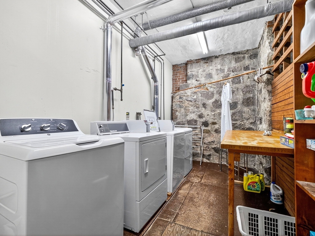 32 Robinwood Ave # 7