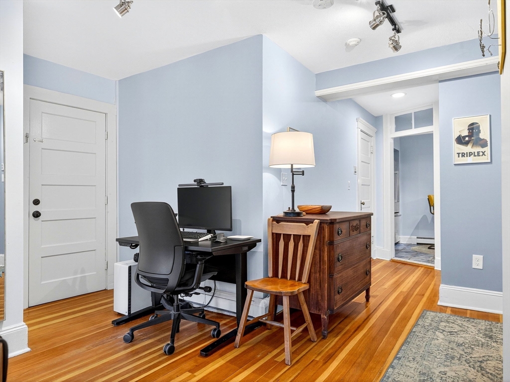 32 Robinwood Ave # 7