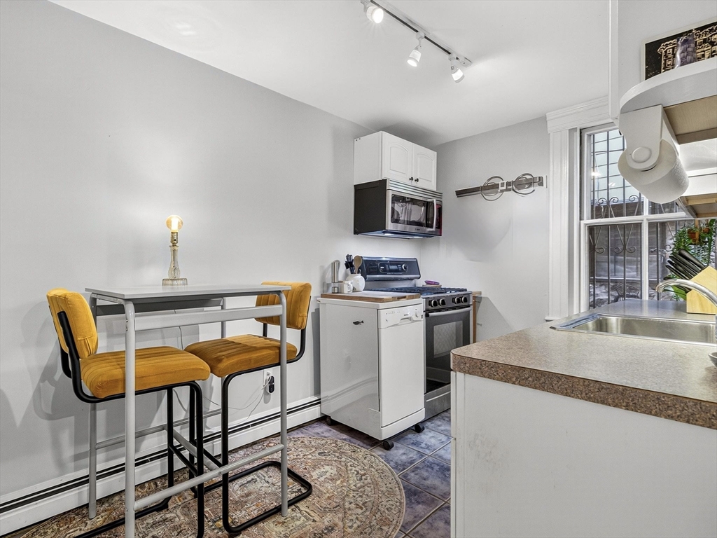 32 Robinwood Ave # 7