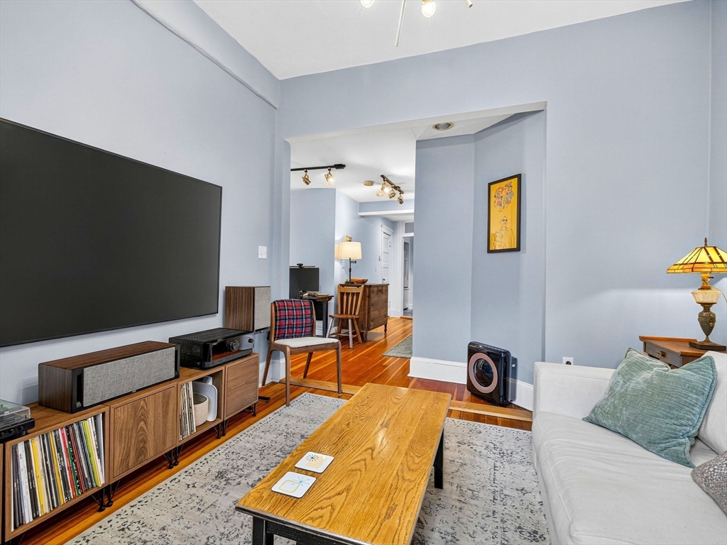 32 Robinwood Ave # 7