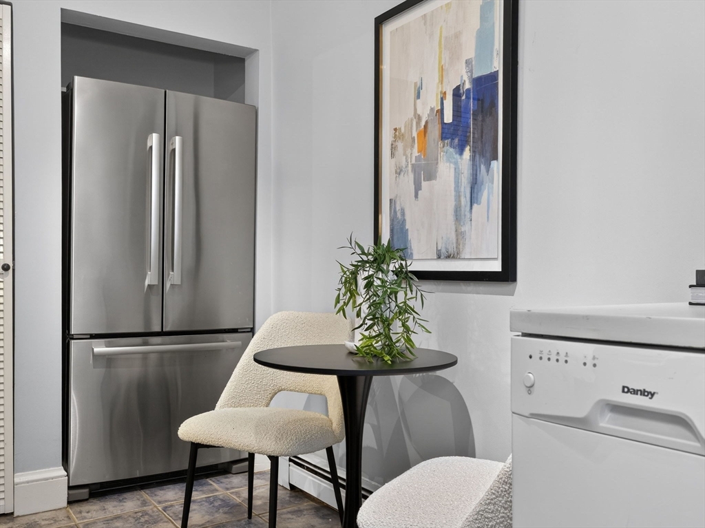 32 Robinwood Ave # 7