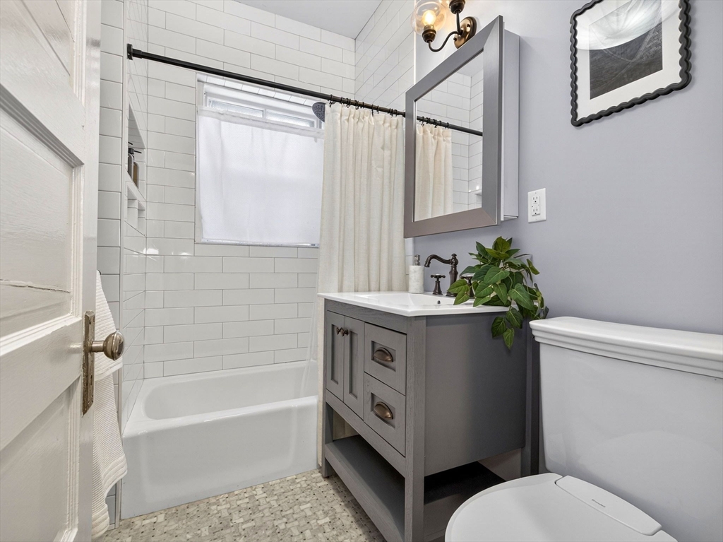 32 Robinwood Ave # 7